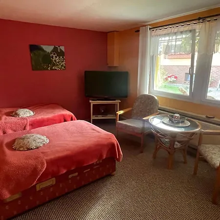 Ferienbungalow Zum Blumengarten Apartamento *
