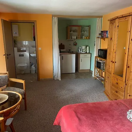 Ferienbungalow Zum Blumengarten *