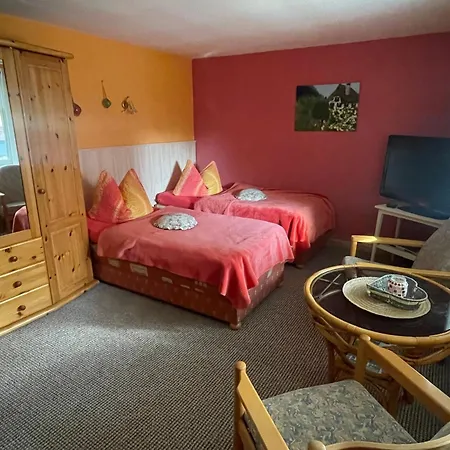 Ferienbungalow Zum Blumengarten Apartamento